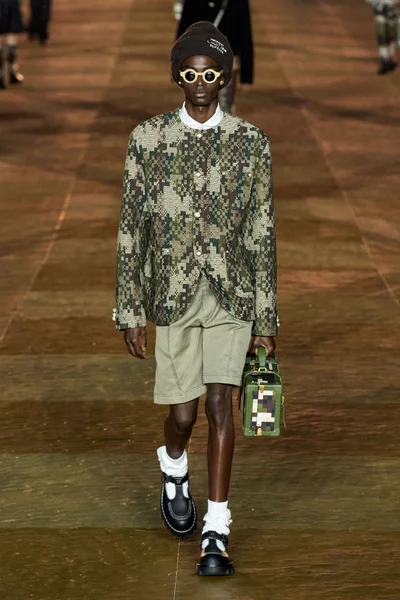 Look 9
